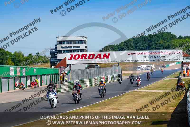 Vintage motorcycle club;eventdigitalimages;mallory park;mallory park trackday photographs;no limits trackdays;peter wileman photography;trackday digital images;trackday photos;vmcc festival 1000 bikes photographs